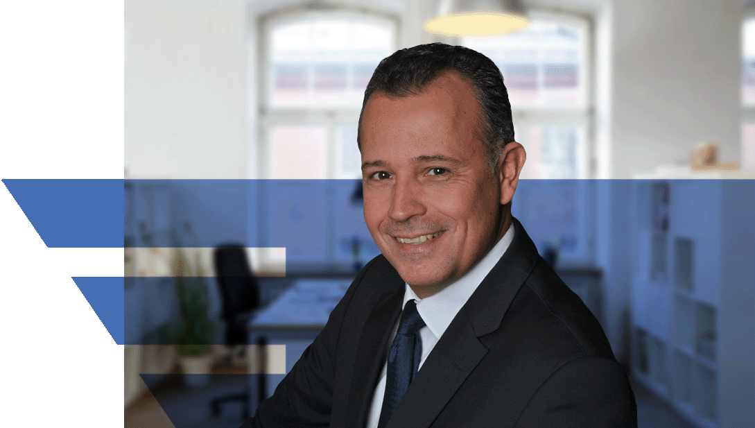 Portrait von Agenturleiter Frank Dobberstein aus der uniVersa Generalagentur Hamburg