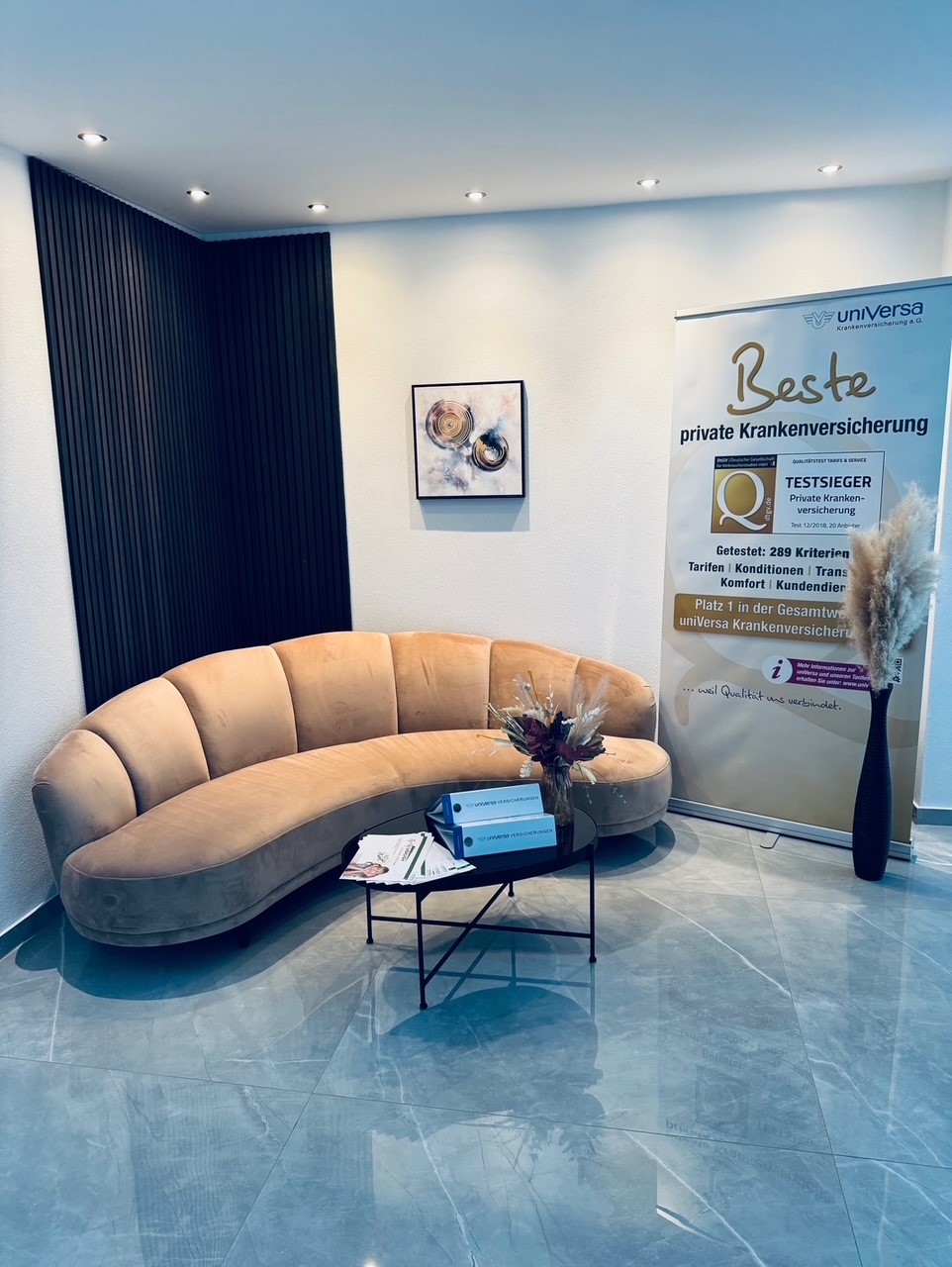 Büroansicht der Generalagentur Kassel der uniVersa Versicherung