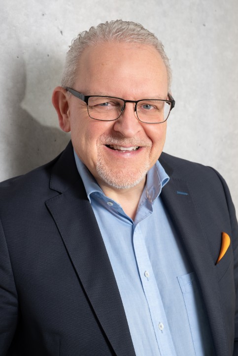 Portrait von Michael Schmidt aus der uniVersa Generalagentur Roth